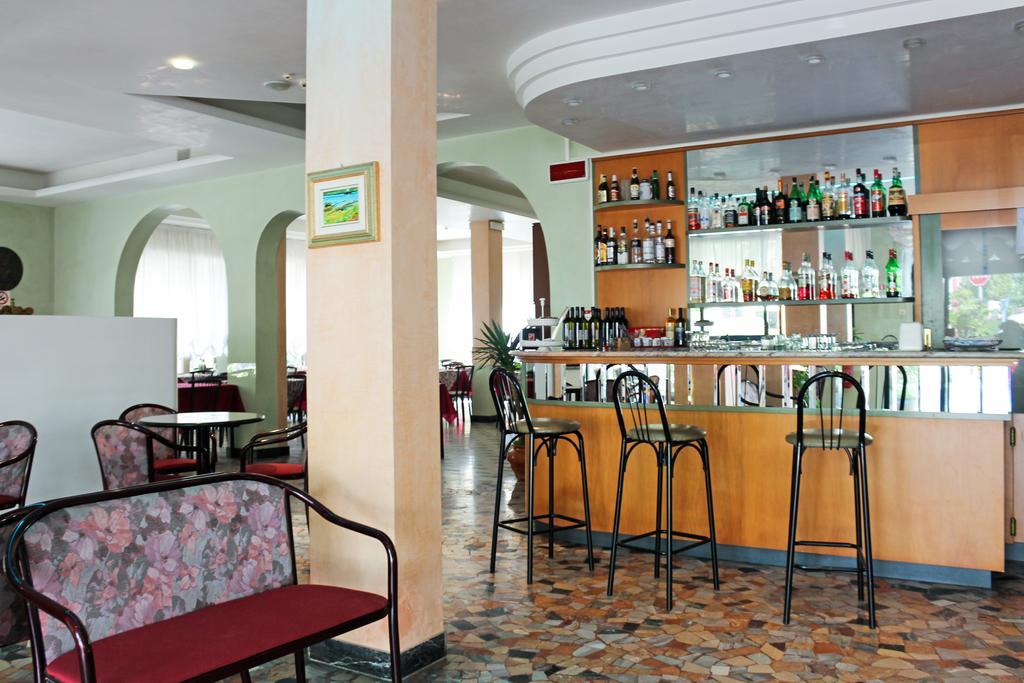 Hotel Buda Bellaria-Igea Marina Bagian luar foto