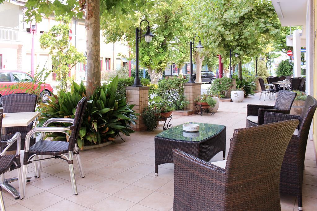 Hotel Buda Bellaria-Igea Marina Bagian luar foto