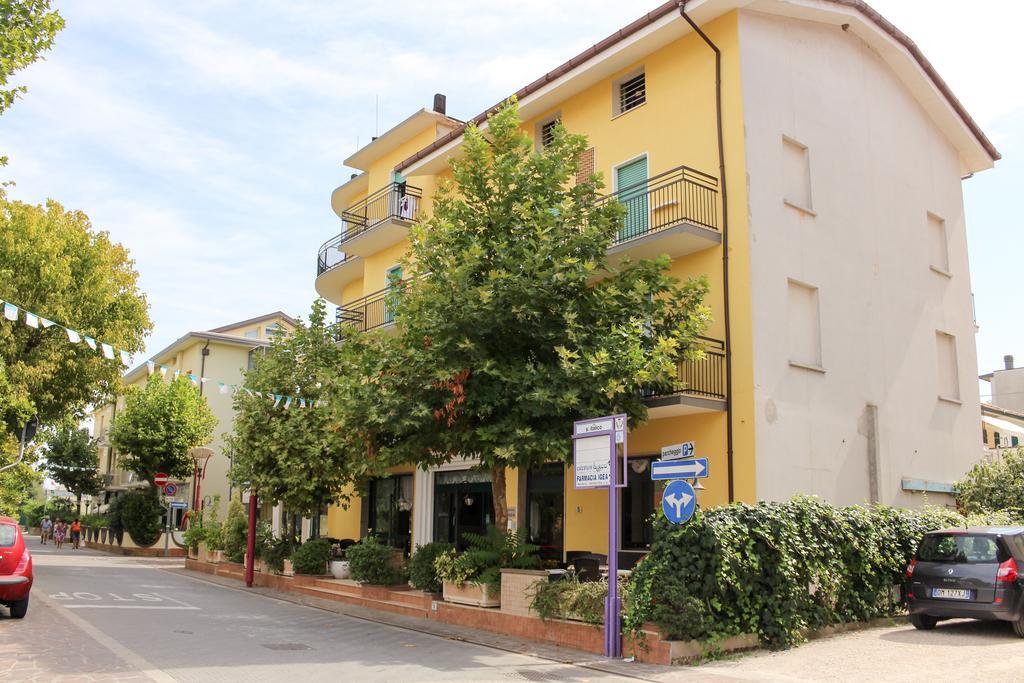 Hotel Buda Bellaria-Igea Marina Bagian luar foto