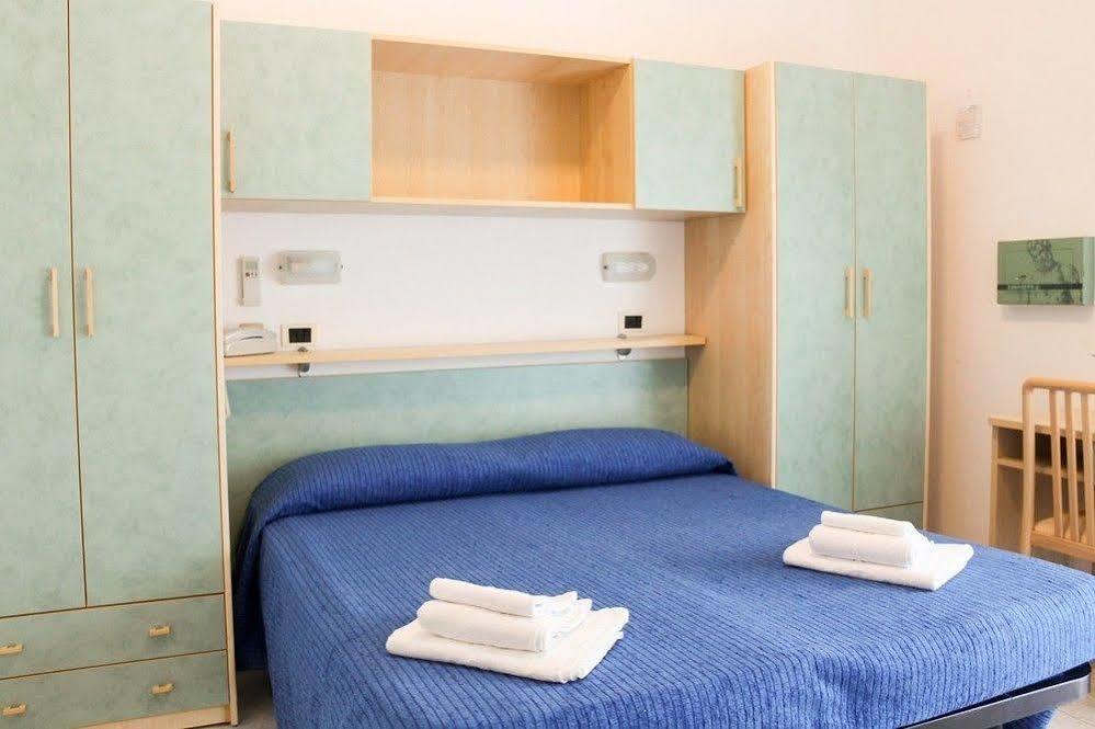 Hotel Buda Bellaria-Igea Marina Bagian luar foto